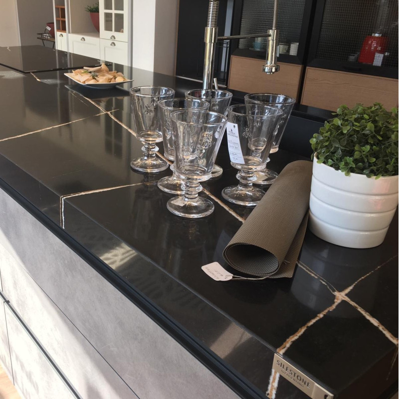 SILESTONE ETERNAL NOIR