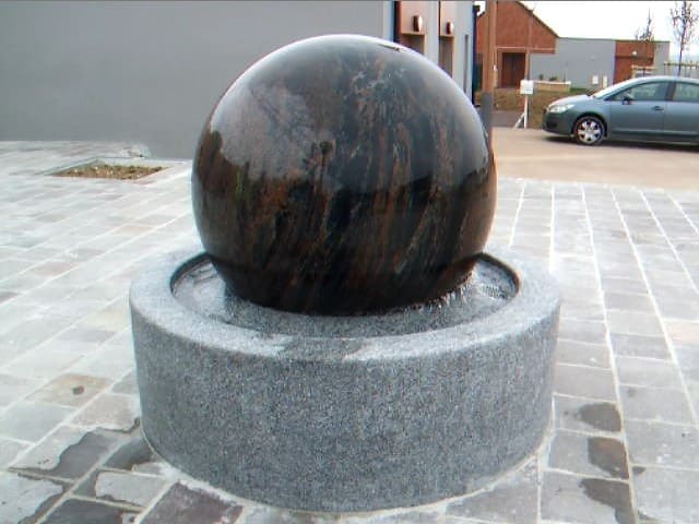 Fontaine Boule Flottante